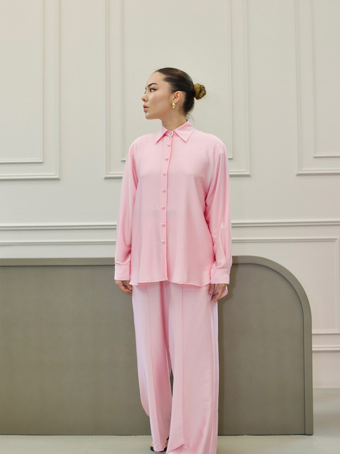 مجموعة فيورا باللون الوردي الفاتح