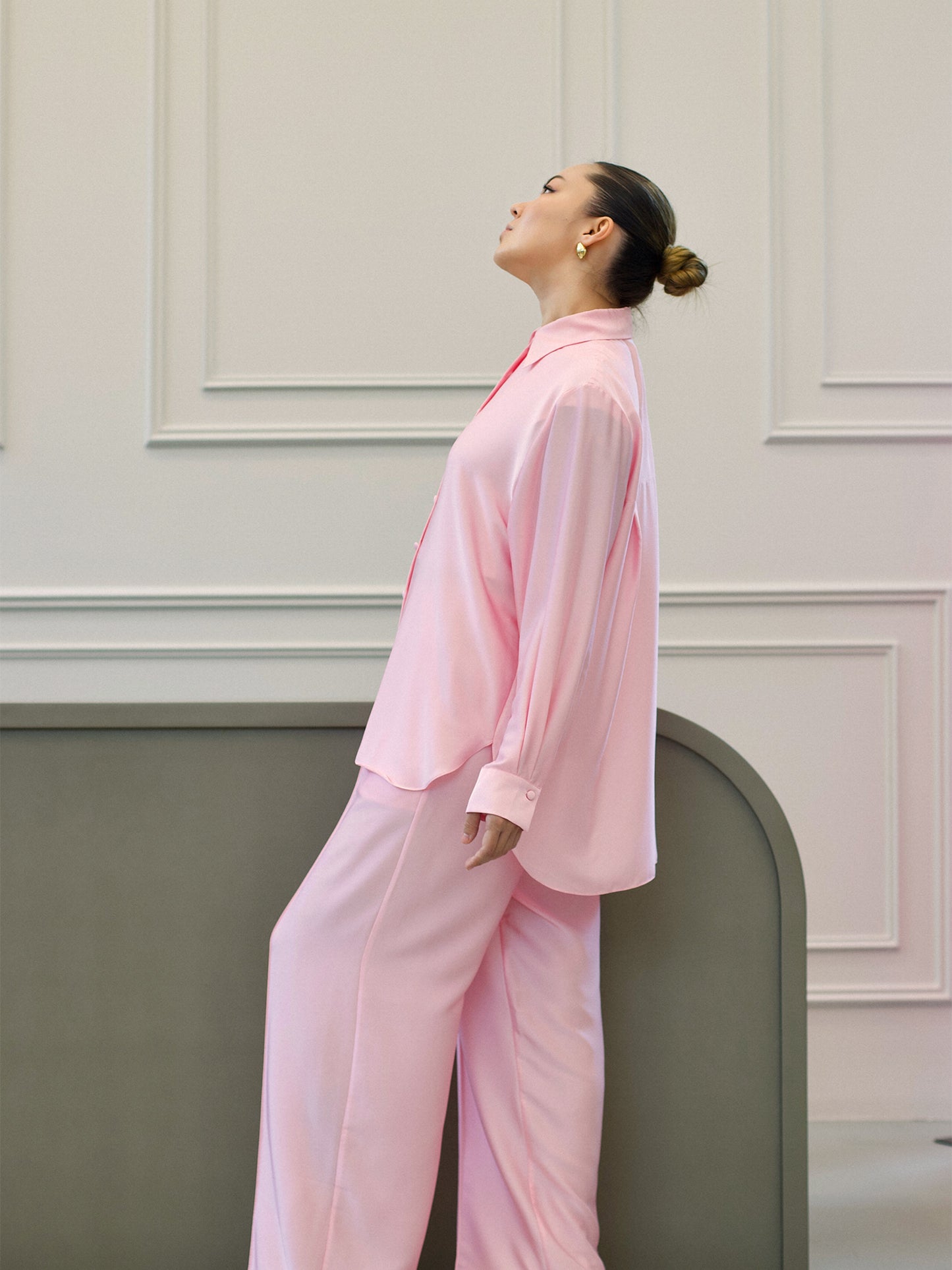 مجموعة فيورا باللون الوردي الفاتح