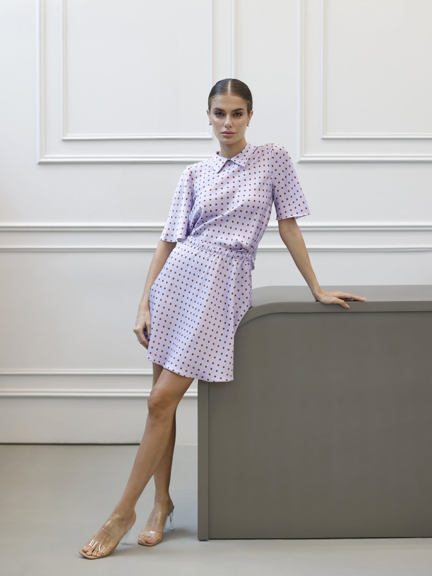 مجموعة نقاط البولكا باللون الخزامى