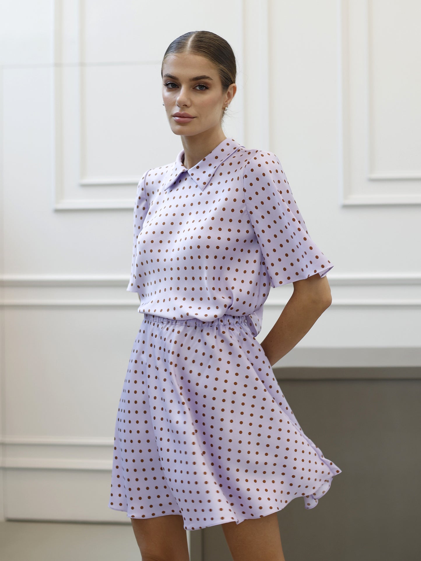 مجموعة نقاط البولكا باللون الخزامى