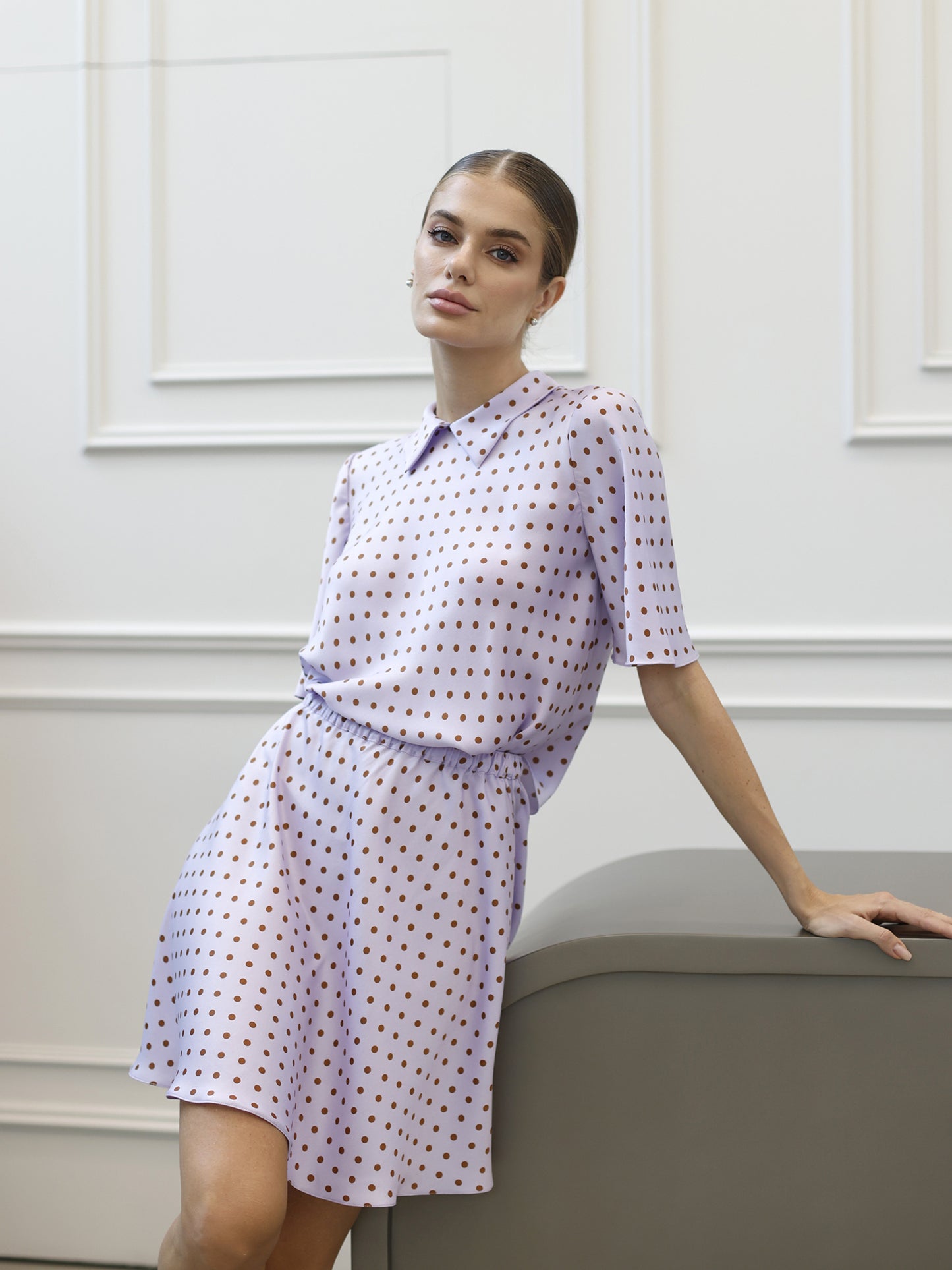 مجموعة نقاط البولكا باللون الخزامى