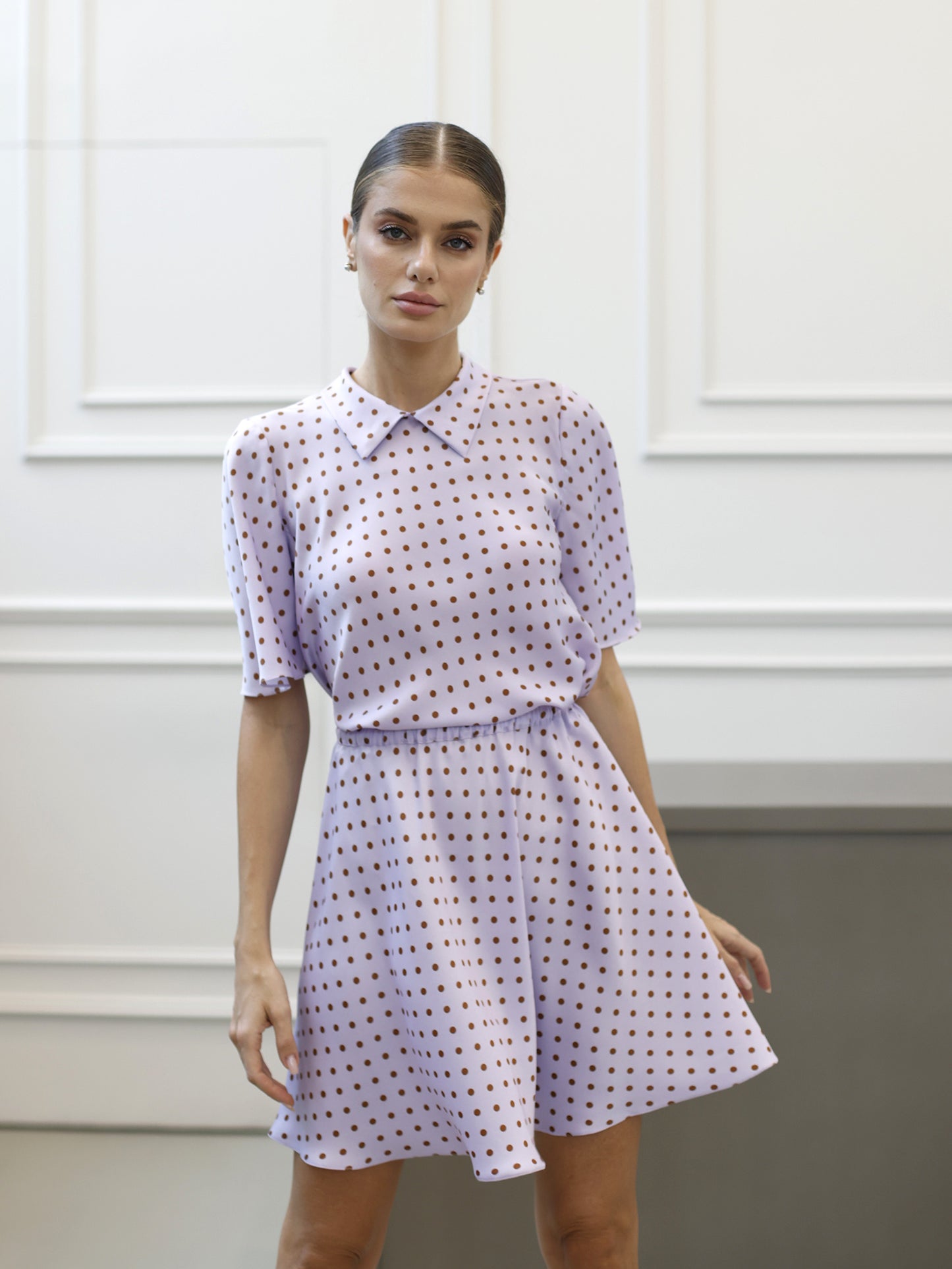 مجموعة نقاط البولكا باللون الخزامى