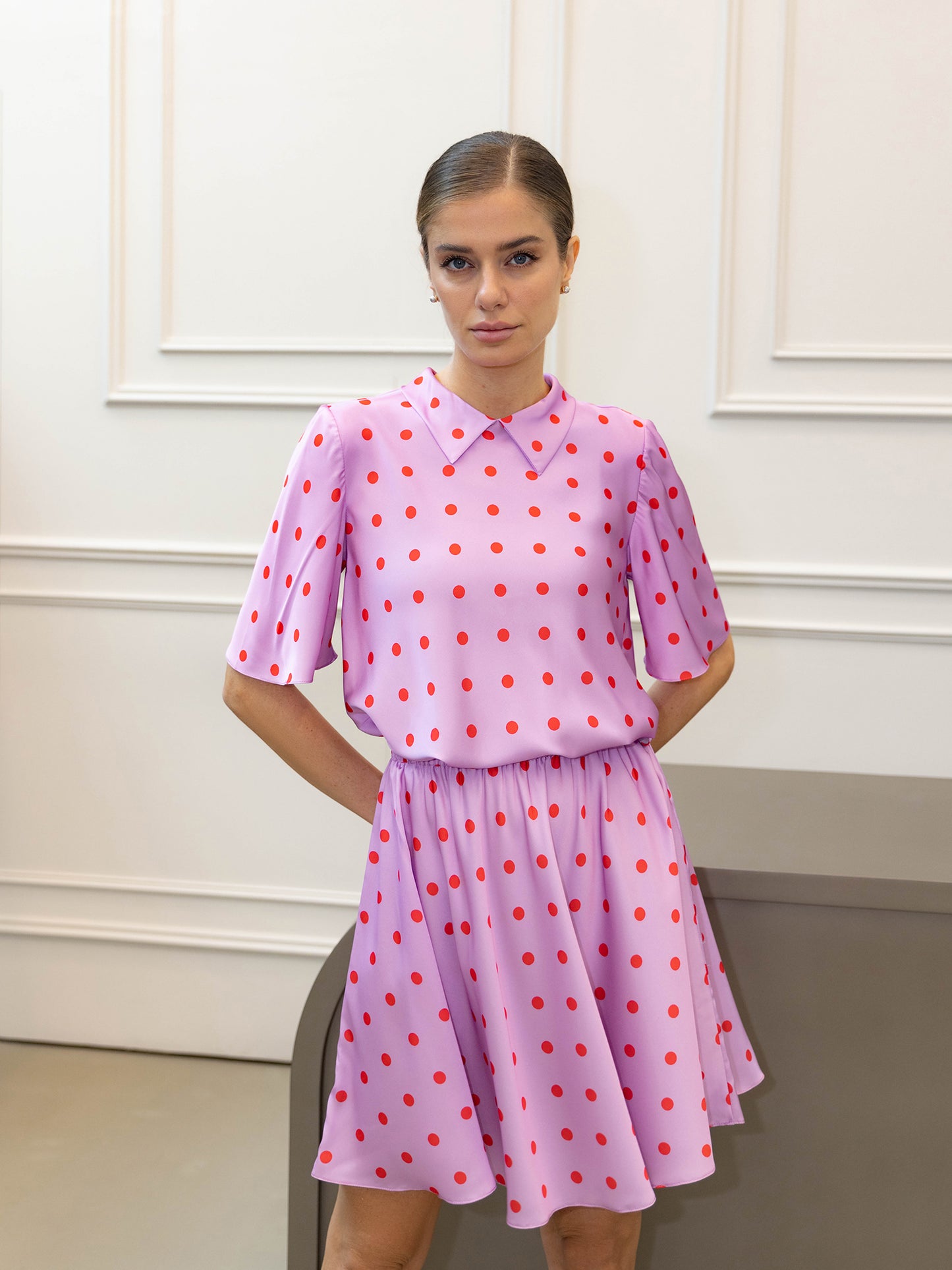 مجموعة نقاط البولكا الوردية