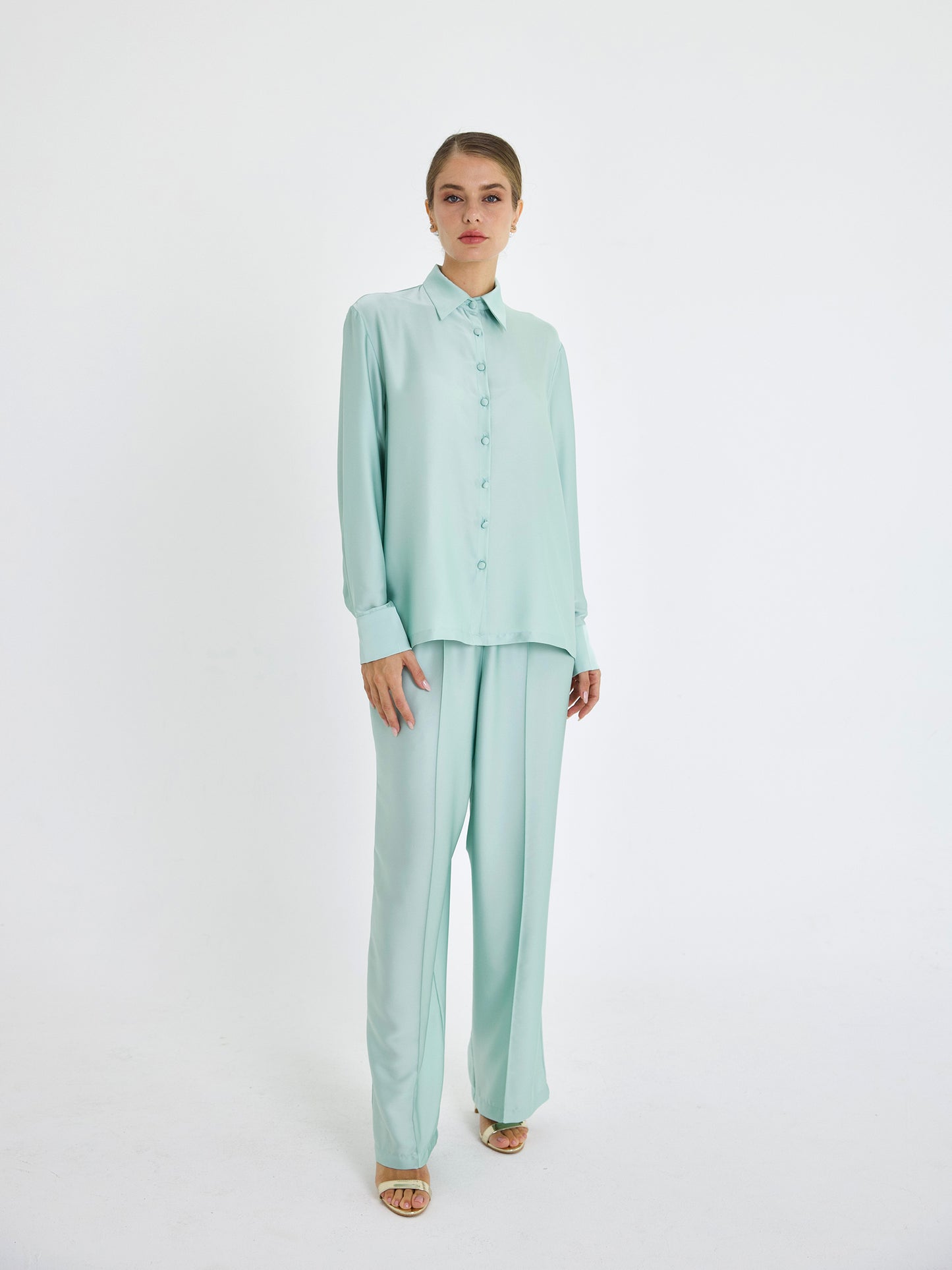 مجموعة فيورا باللون الأزرق المنثولي