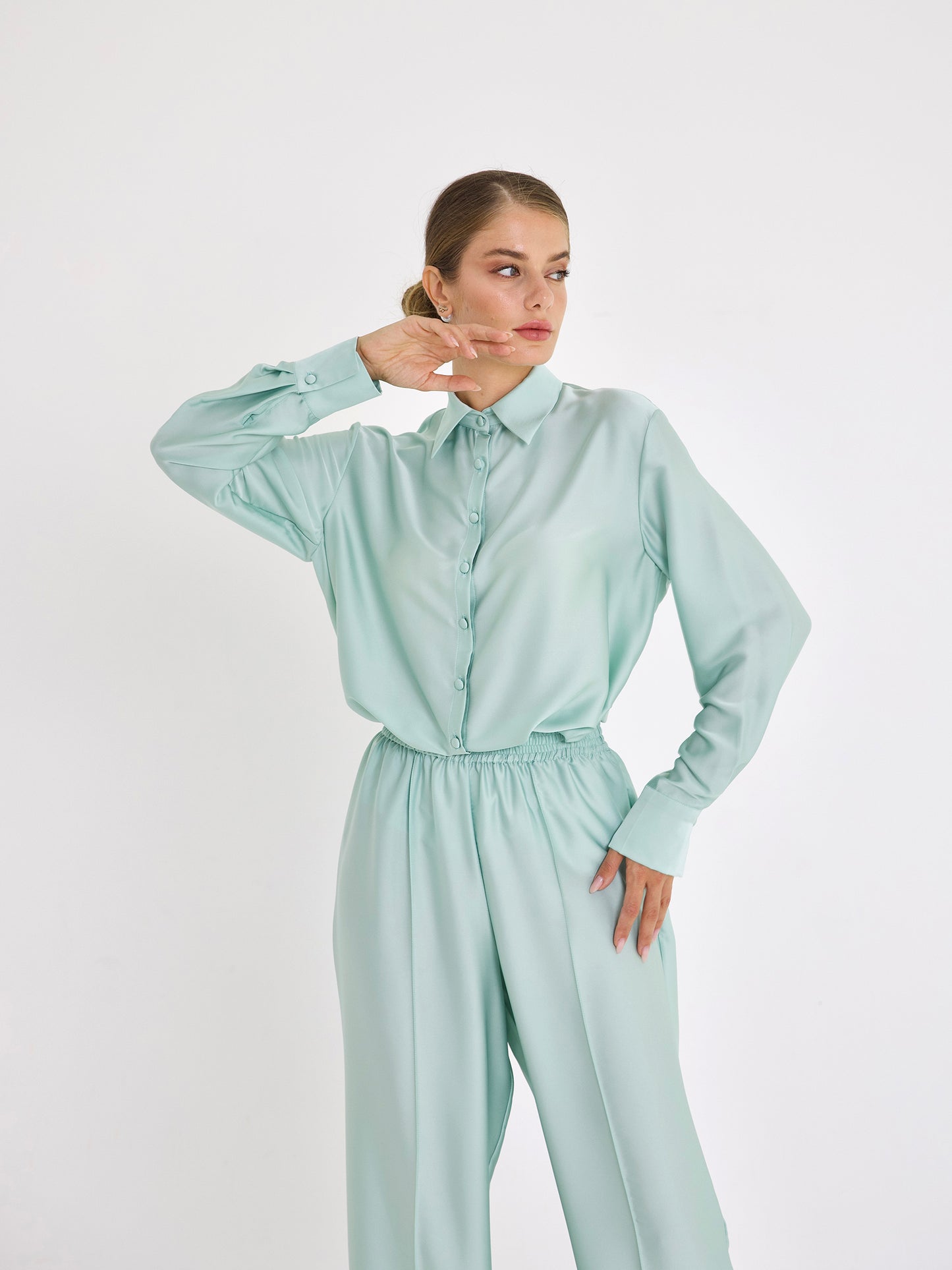 مجموعة فيورا باللون الأزرق المنثولي