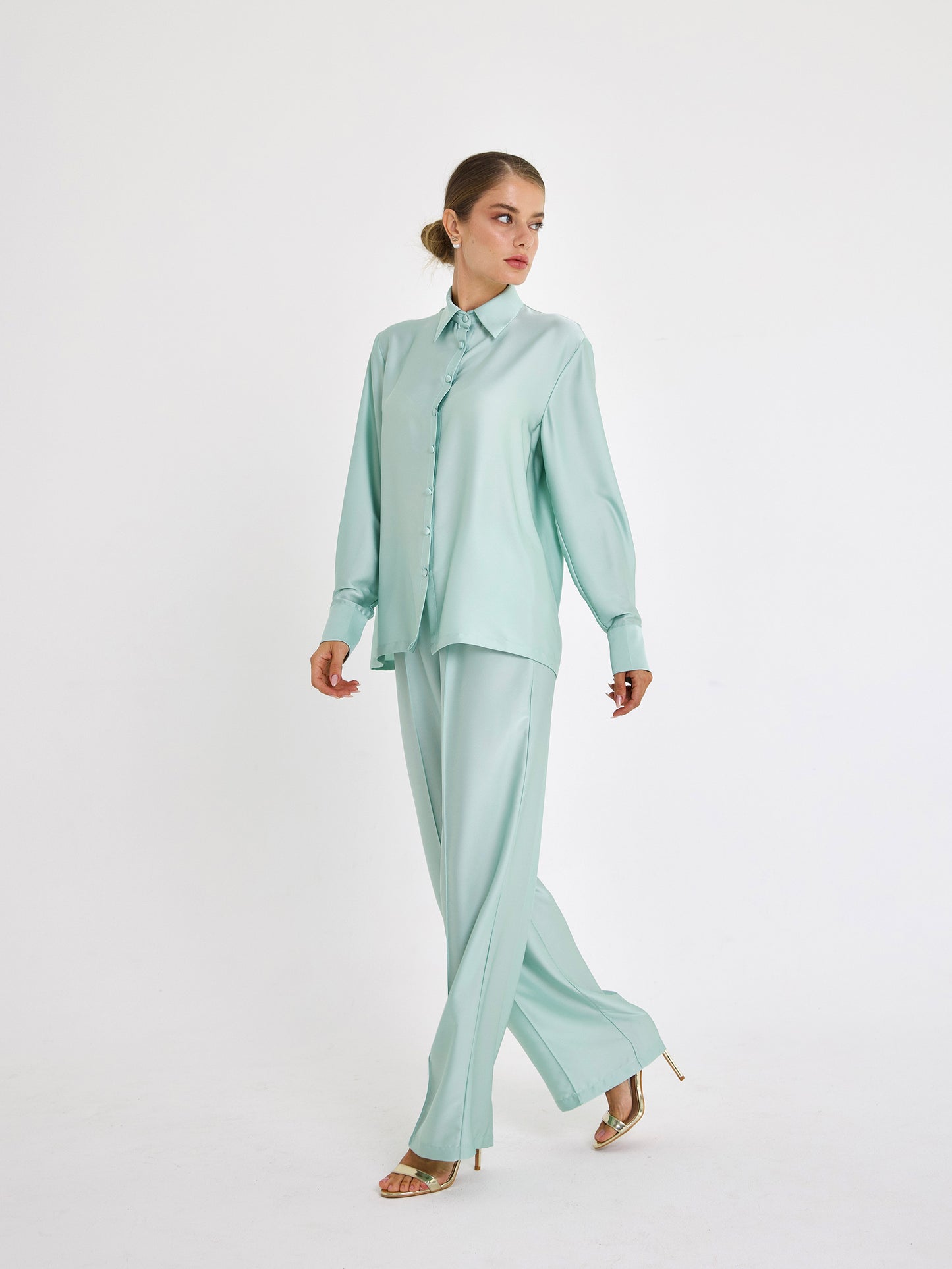 مجموعة فيورا باللون الأزرق المنثولي