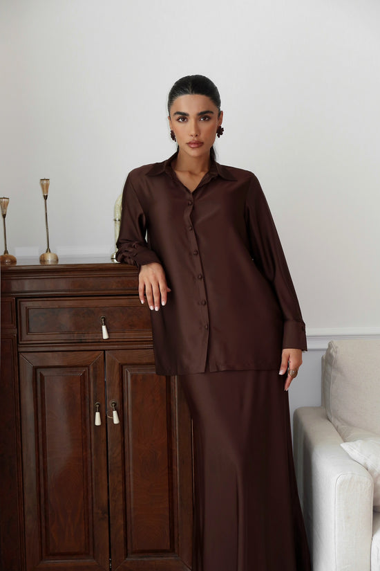 Espresso Fiora Skirt Set front, leaning on cabinet