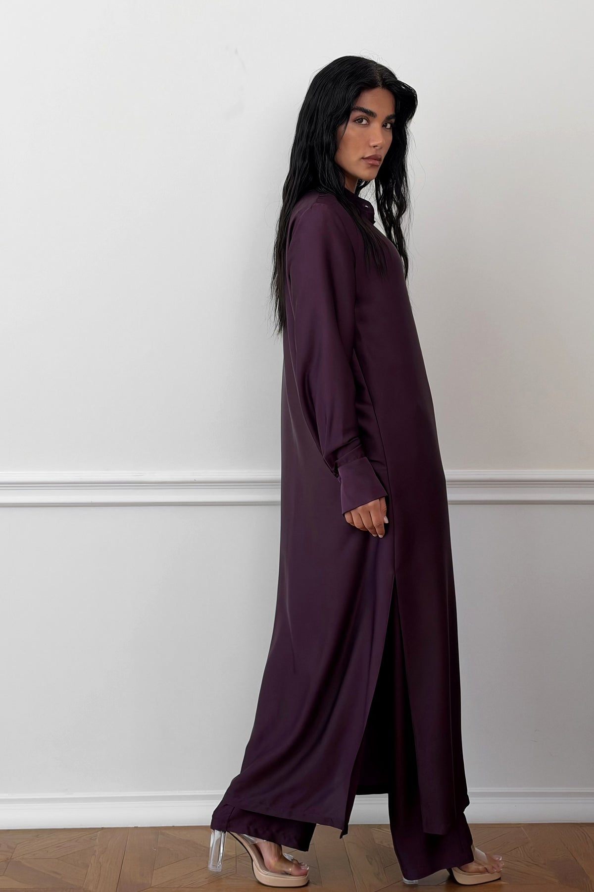 Violet Dari Set side view